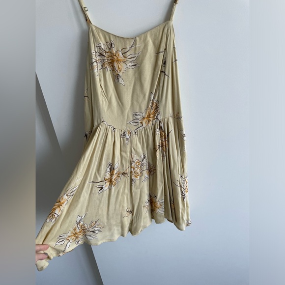 Yellow floral romper - Picture 2 of 5